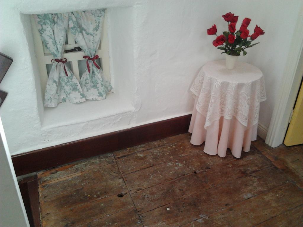 Westland Traditional Cottage Dated 1700'S Ardea Bilik gambar